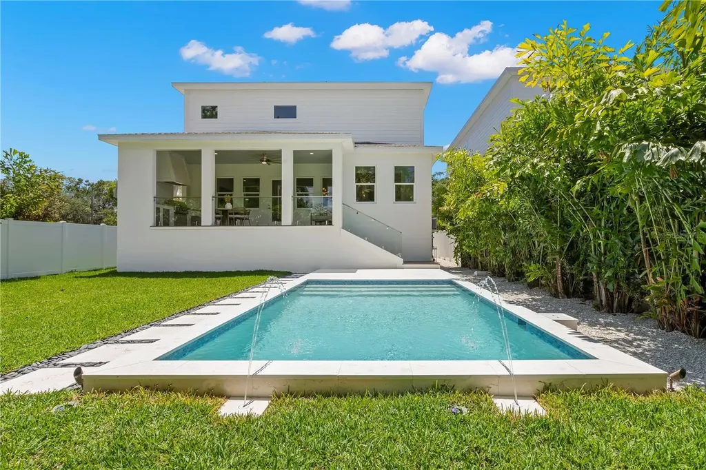 511 Buckingham Avenue E Oldsmar FL 34677
