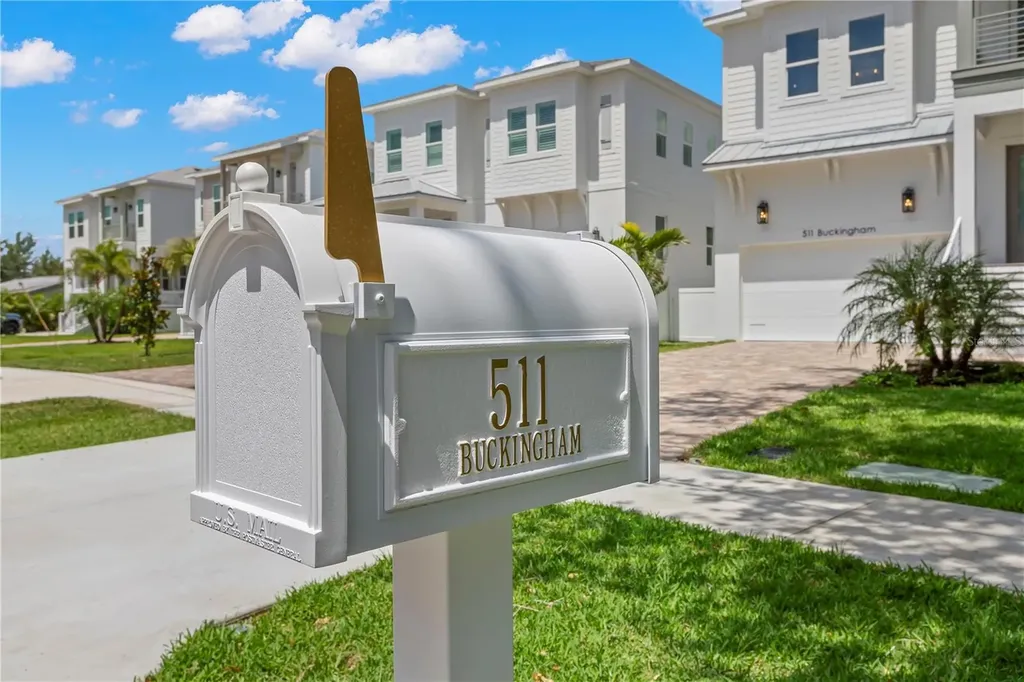511 Buckingham Avenue E Oldsmar FL 34677