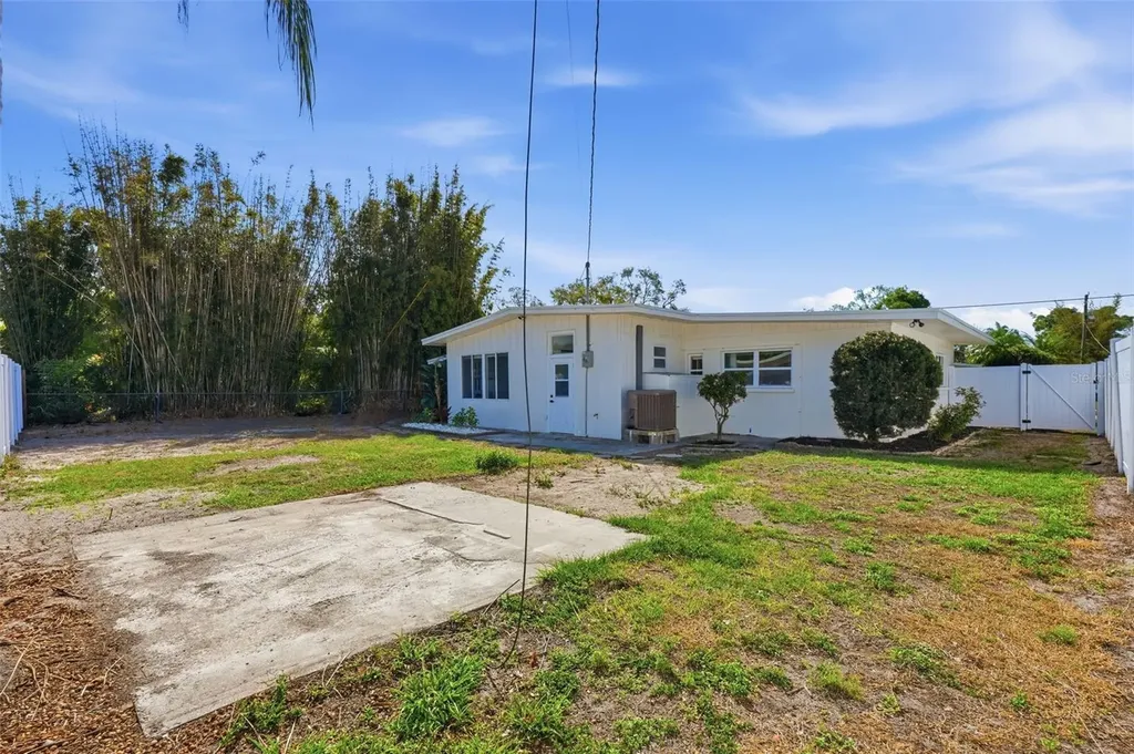 2989 Greenbriar Street Sarasota FL 34237