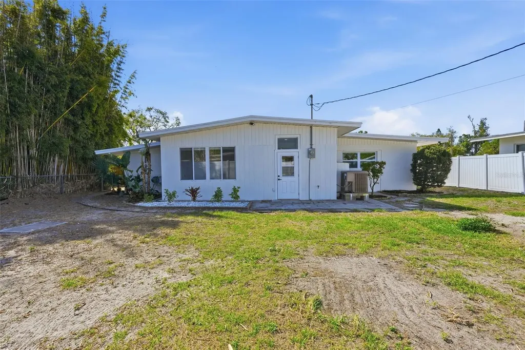 2989 Greenbriar Street Sarasota FL 34237