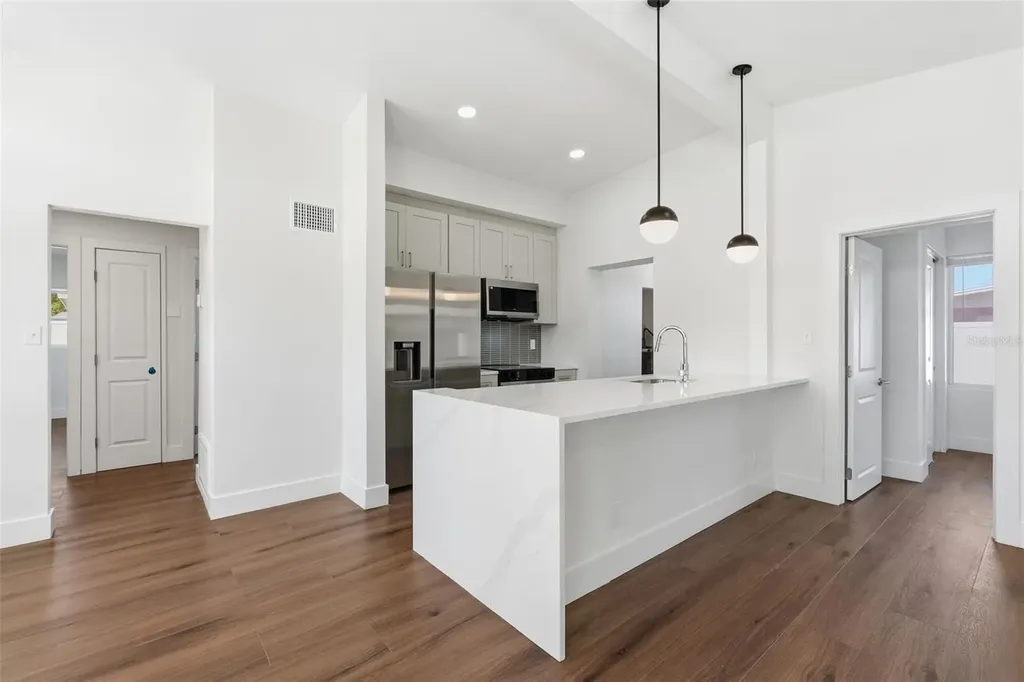 2989 Greenbriar Street Sarasota FL 34237