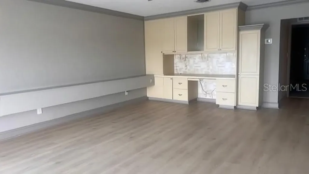 3717 46th Avenue S St Petersburg FL 33711