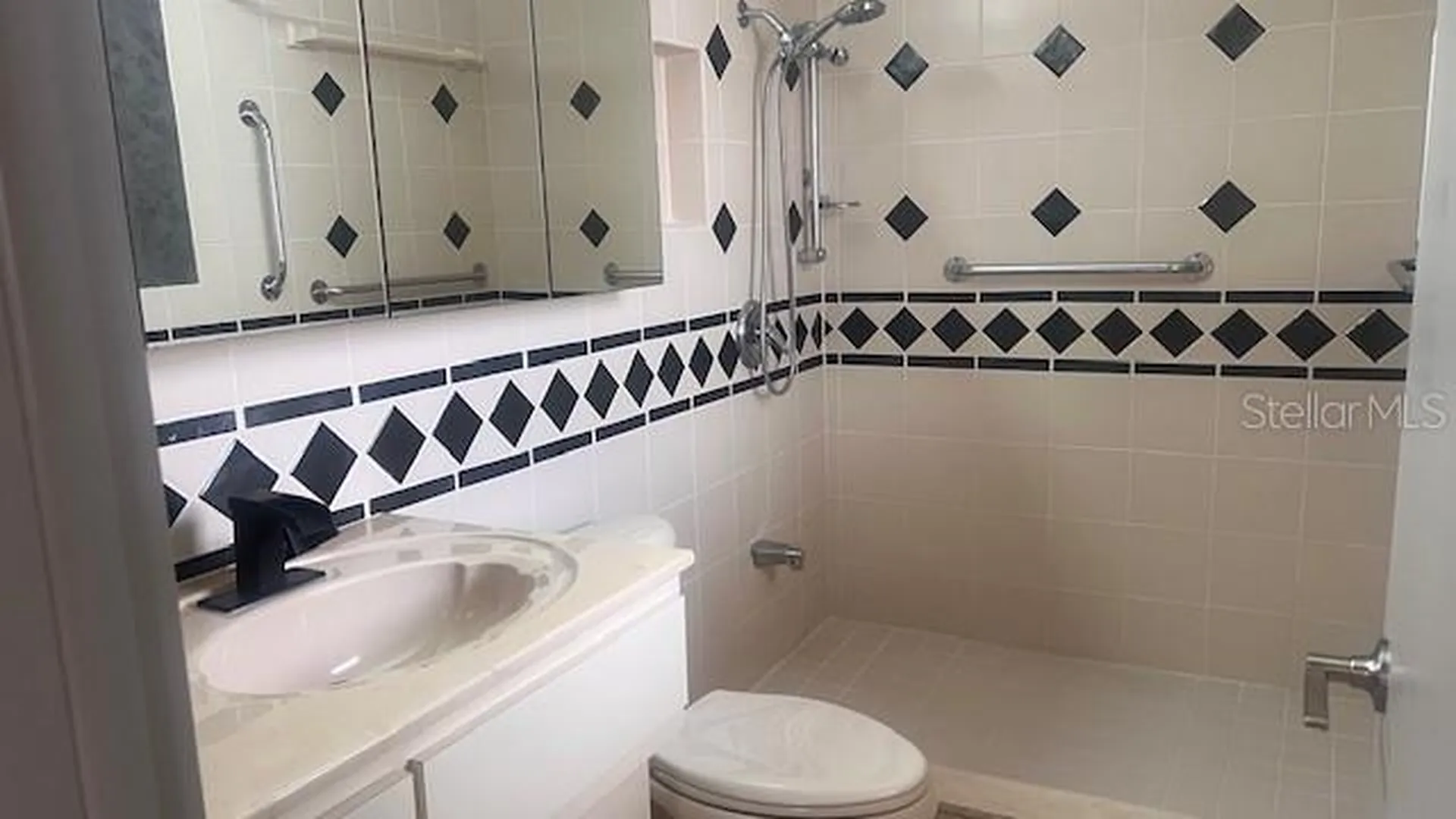 3717 46th Avenue S St Petersburg FL 33711
