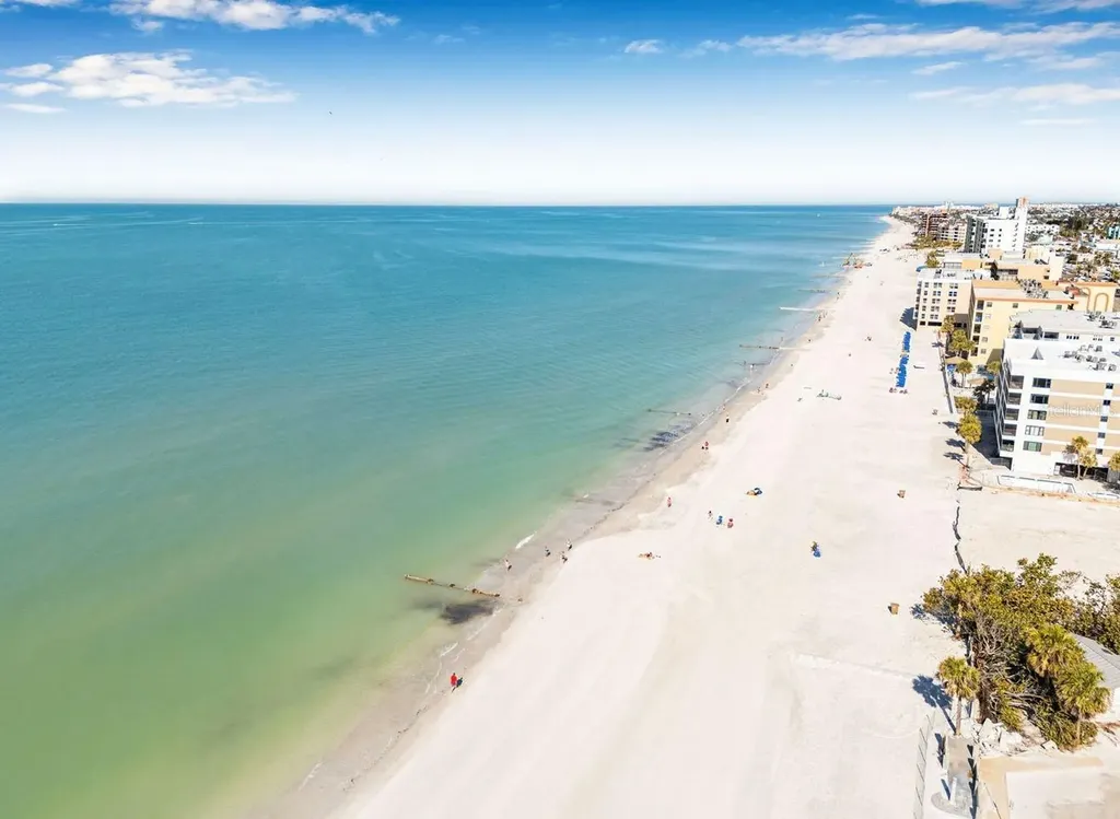 30 Lynn Way Madeira Beach FL 33708