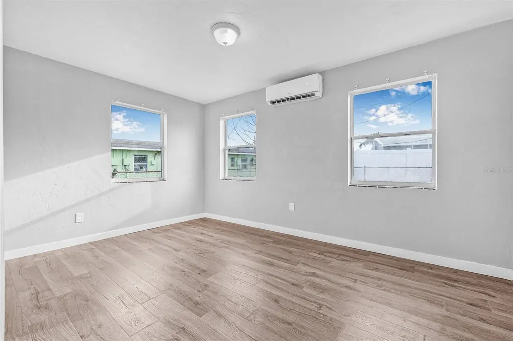 30 Lynn Way Madeira Beach FL 33708