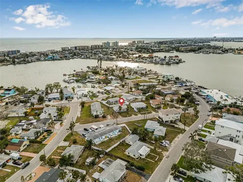 30 Lynn Way Madeira Beach FL 33708