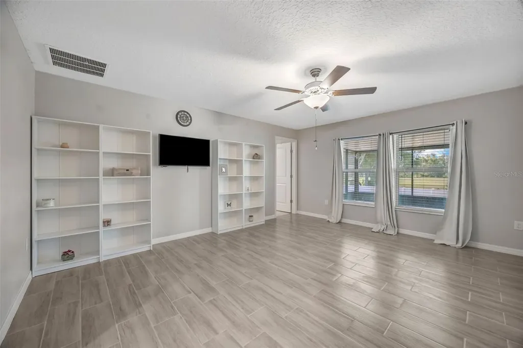 138 Rain Berry Avenue Ruskin FL 33570