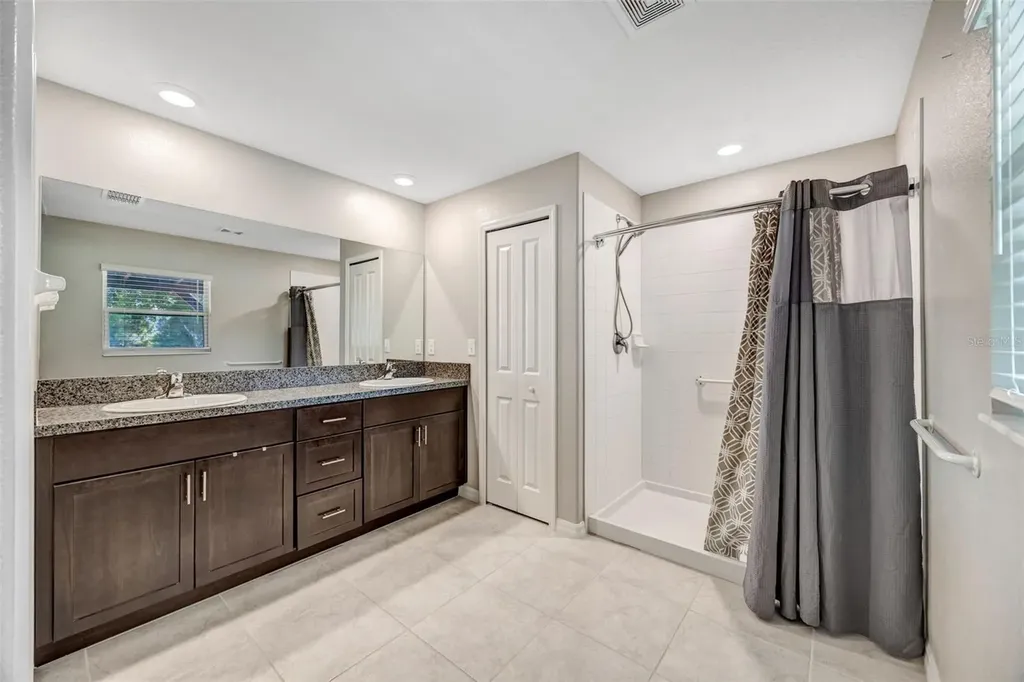 138 Rain Berry Avenue Ruskin FL 33570