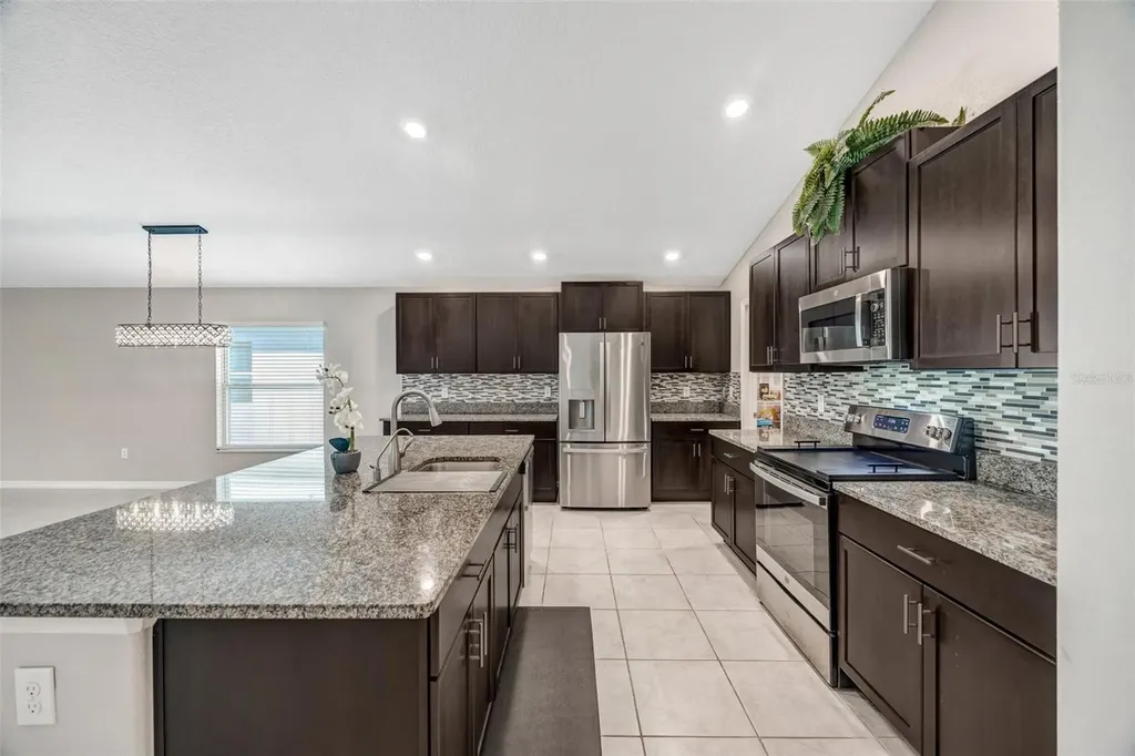 138 Rain Berry Avenue Ruskin FL 33570