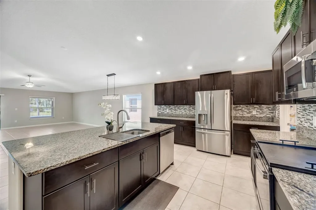 138 Rain Berry Avenue Ruskin FL 33570