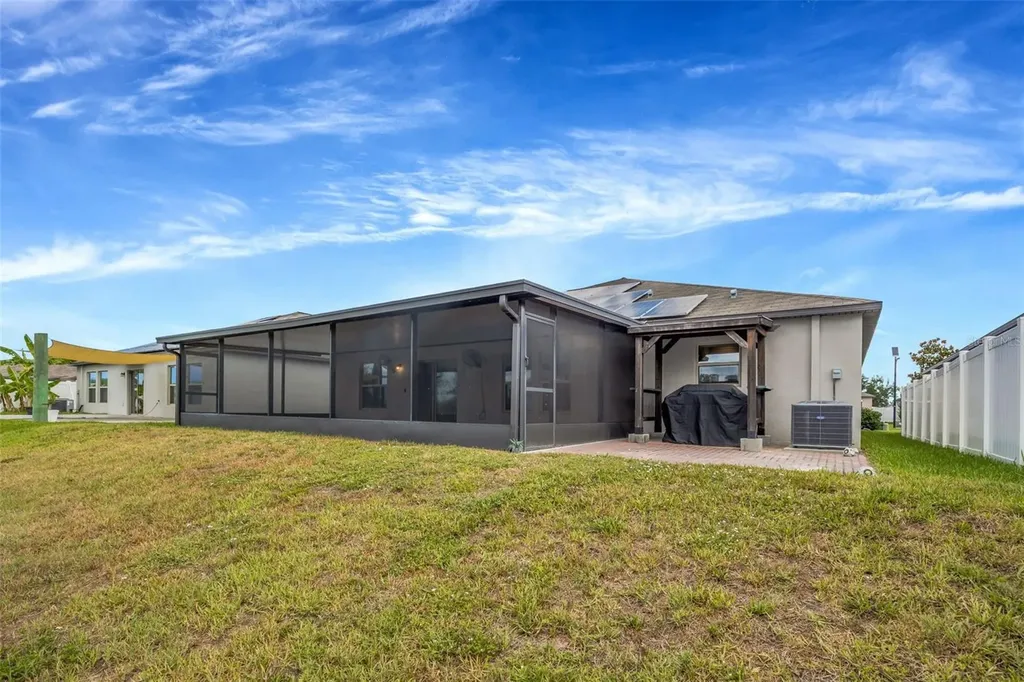 138 Rain Berry Avenue Ruskin FL 33570