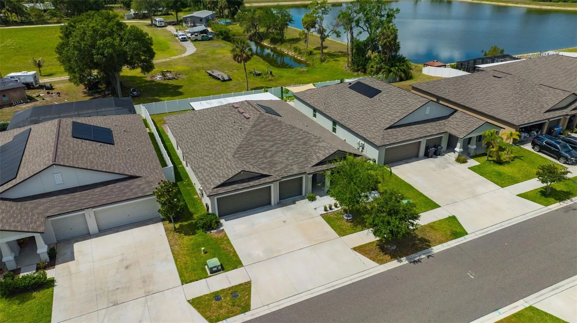 138 Rain Berry Avenue Ruskin FL 33570