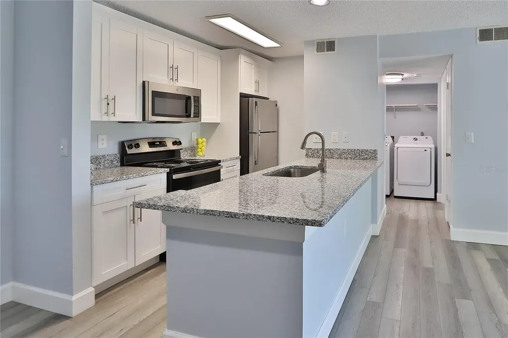 10028 Strafford Oak Court Tampa FL 33624