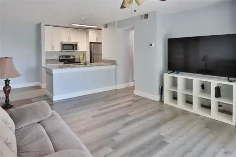 10028 Strafford Oak Court Tampa FL 33624
