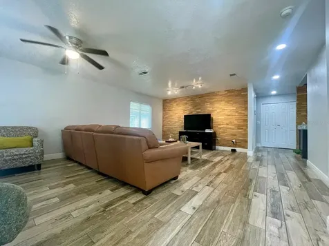 1044 Nin Street Orlando FL 32835