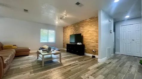 1044 Nin Street Orlando FL 32835