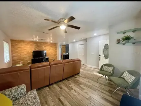 1044 Nin Street Orlando FL 32835