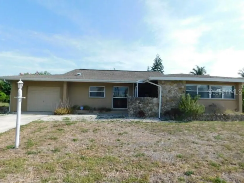 1313 SE 40th Street Cape Coral FL 33904