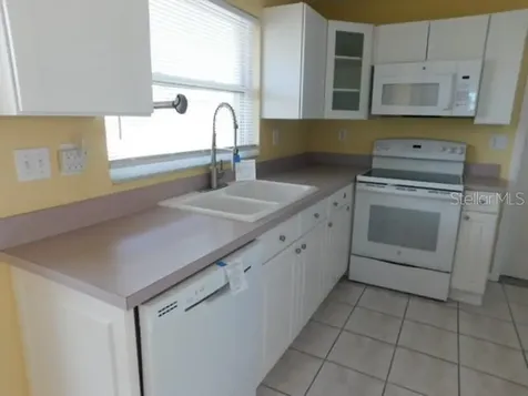 1313 SE 40th Street Cape Coral FL 33904