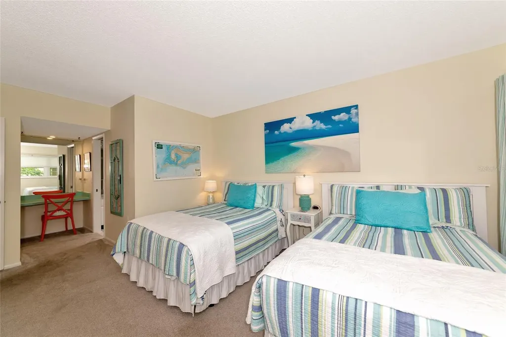 7461 W Country Club Drive N Sarasota FL 34243