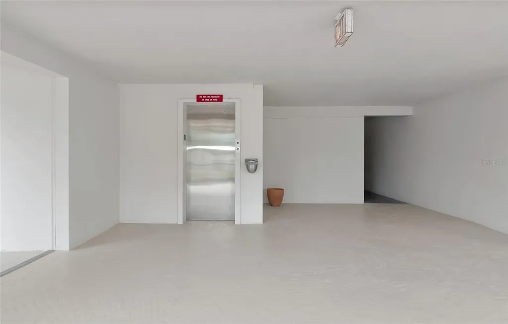 7461 W Country Club Drive N Sarasota FL 34243