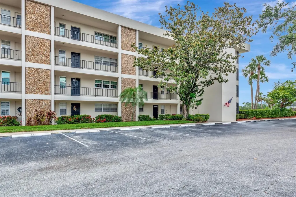 7461 W Country Club Drive N Sarasota FL 34243
