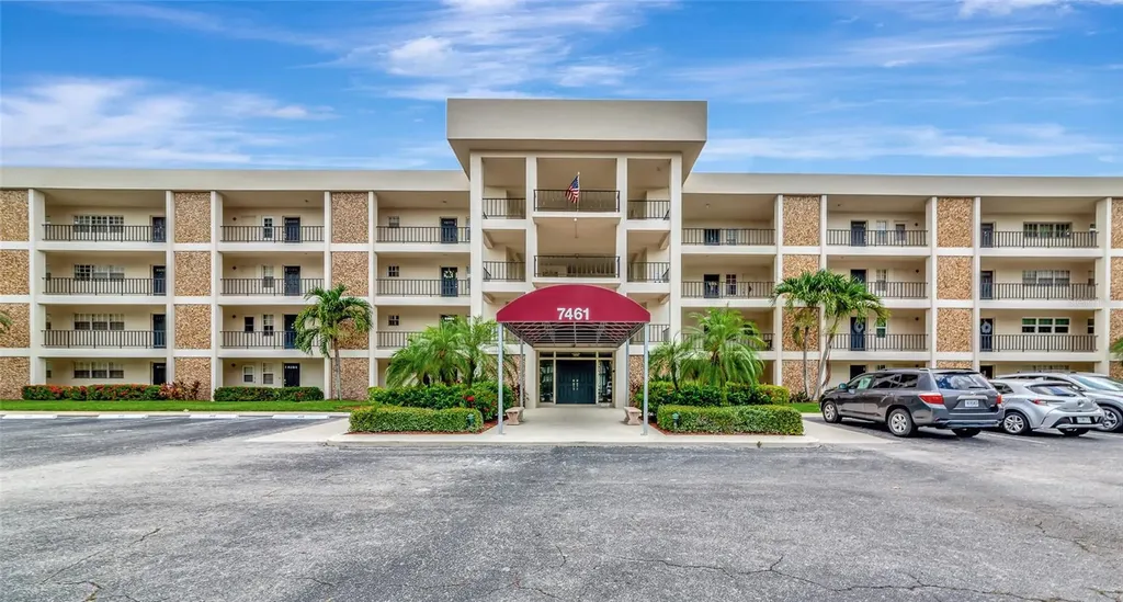 7461 W Country Club Drive N Sarasota FL 34243