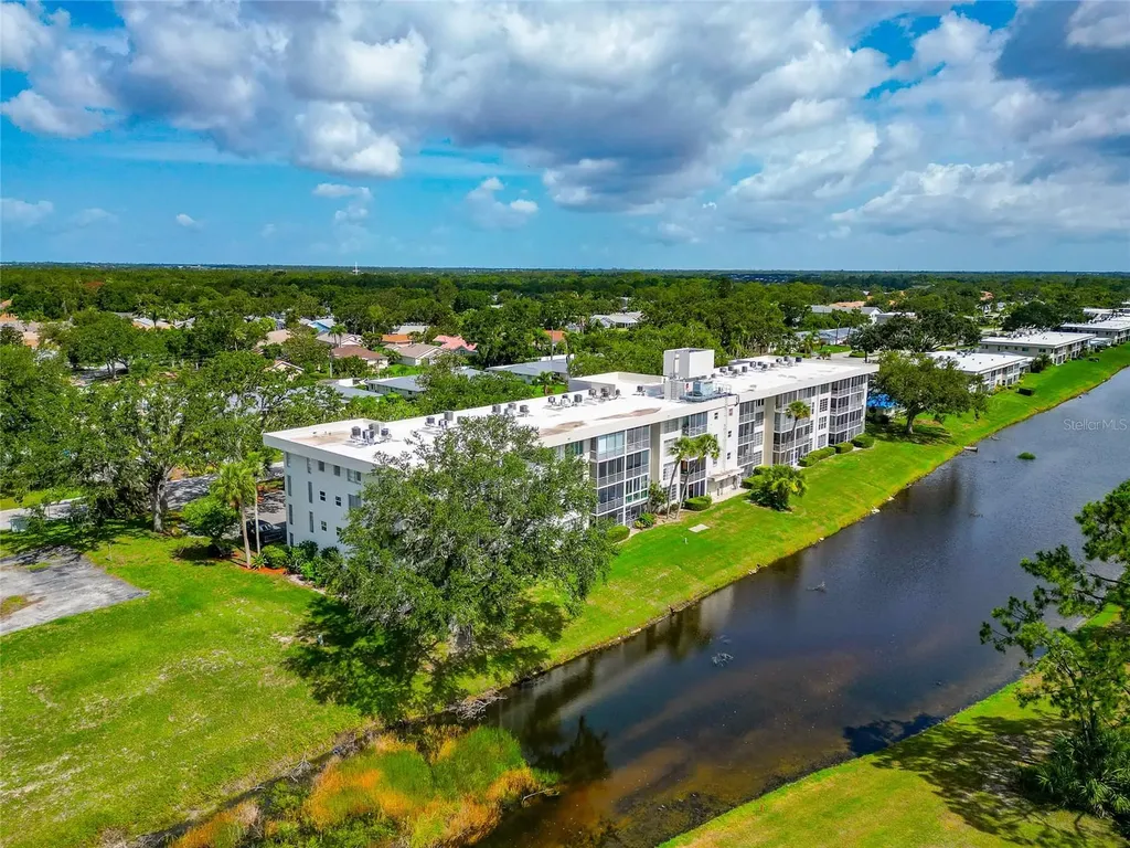 7461 W Country Club Drive N Sarasota FL 34243