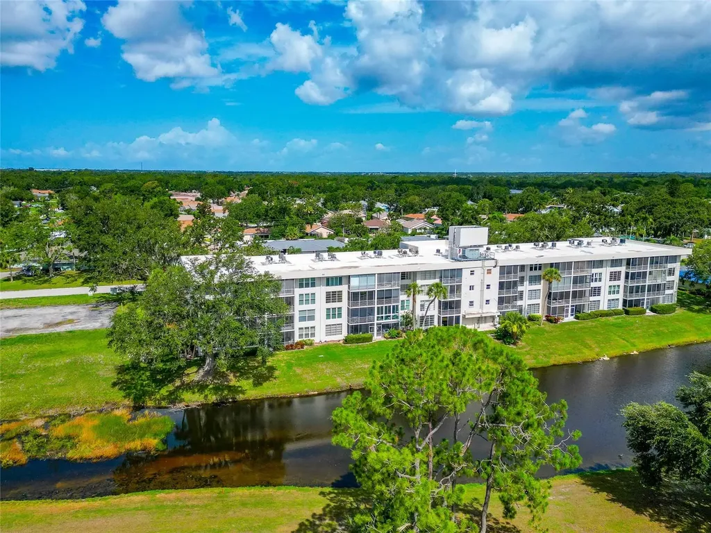 7461 W Country Club Drive N Sarasota FL 34243