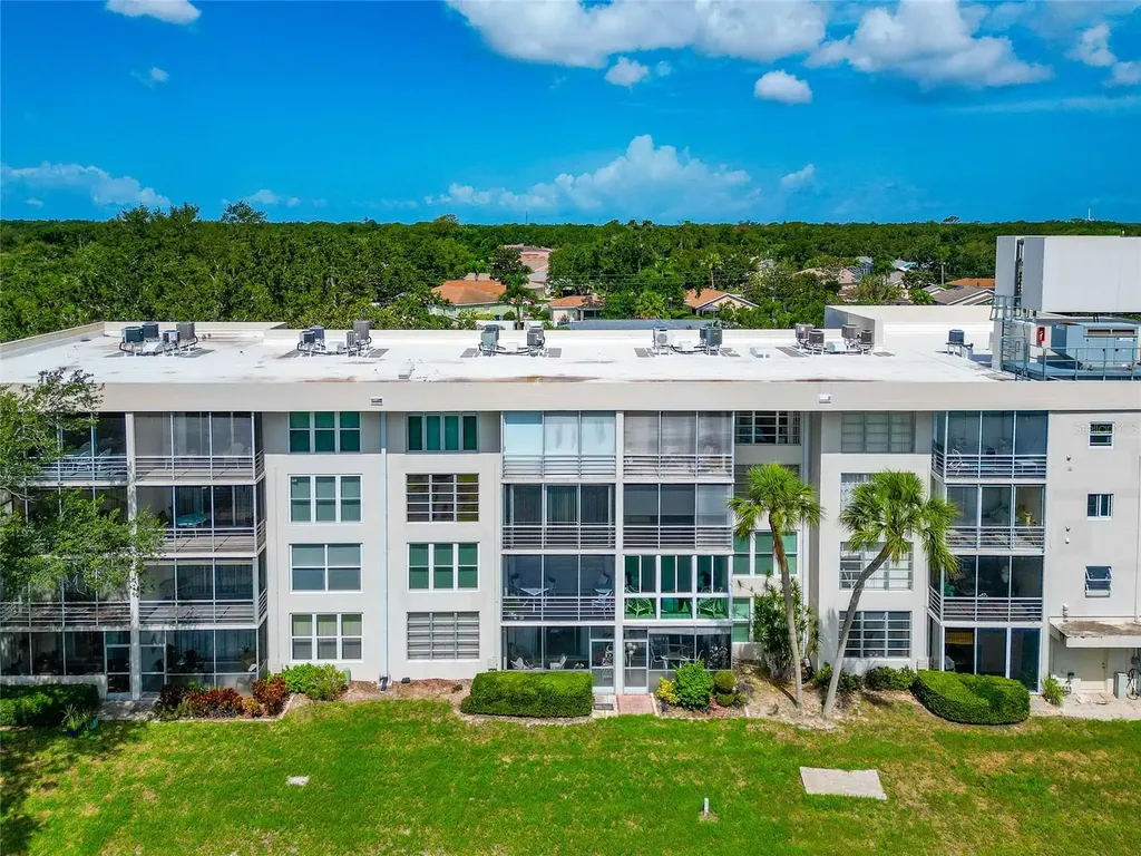 7461 W Country Club Drive N Sarasota FL 34243
