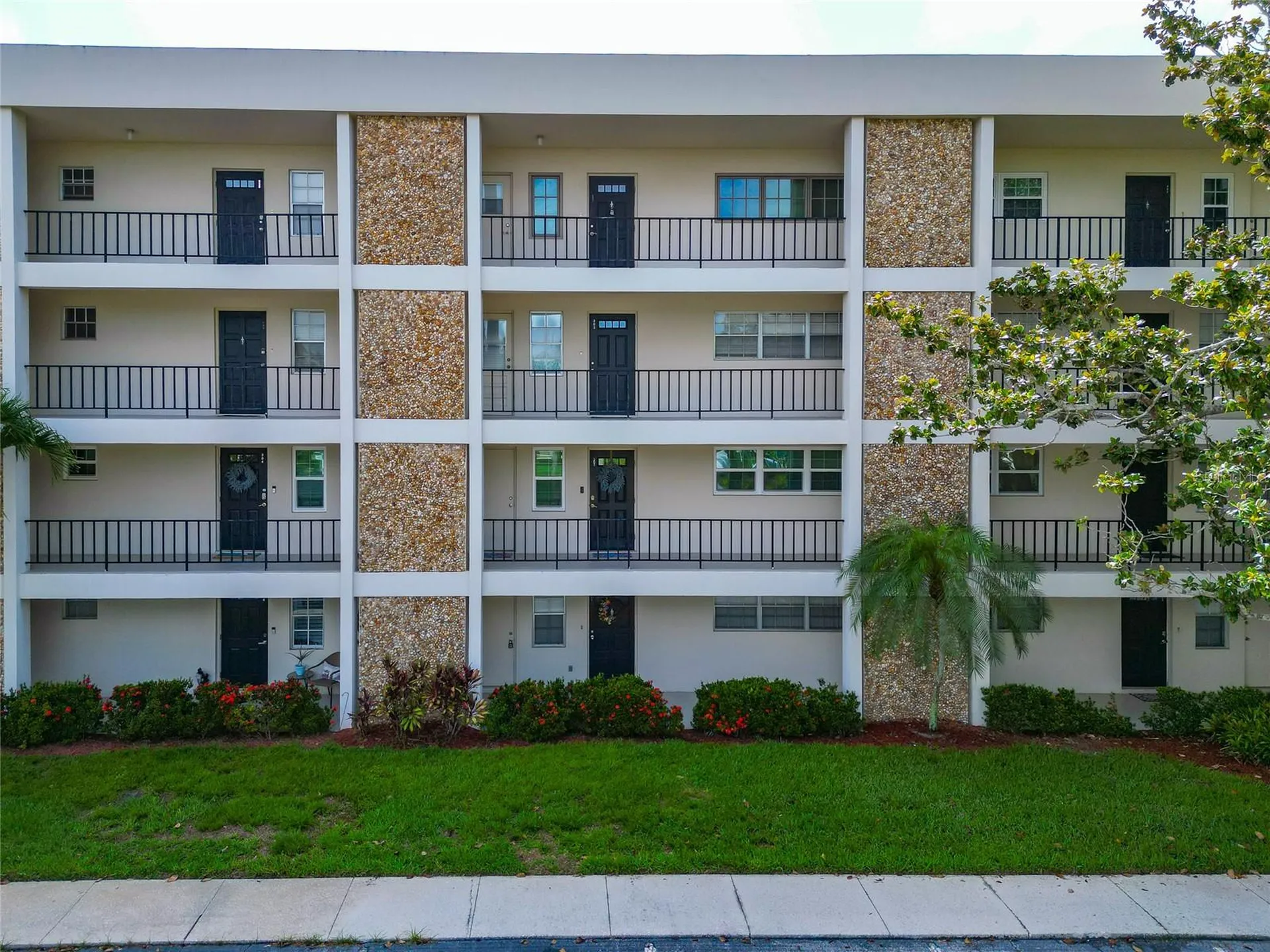 7461 W Country Club Drive N Sarasota FL 34243