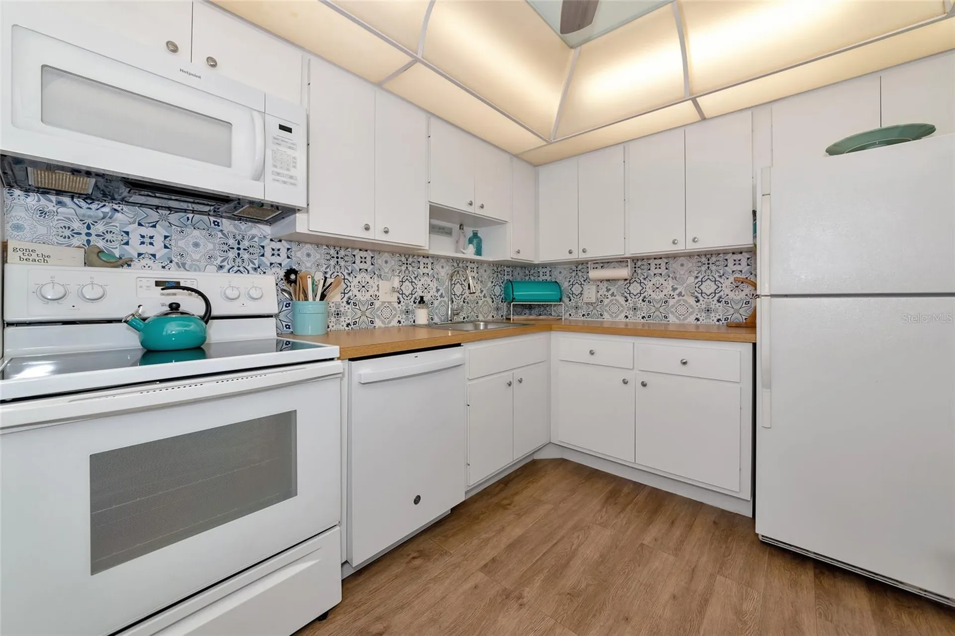 7461 W Country Club Drive N Sarasota FL 34243