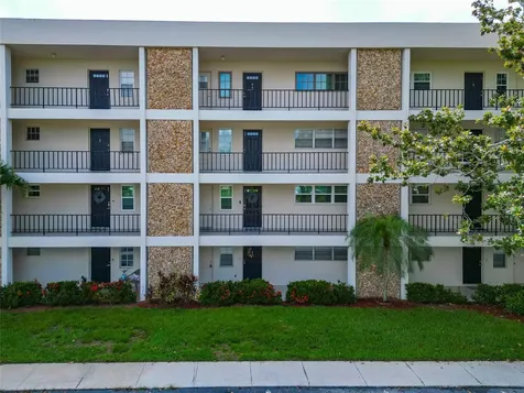 7461 W Country Club Drive N Sarasota FL 34243