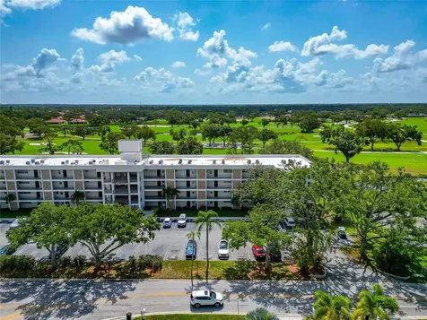 7461 W Country Club Drive N Sarasota FL 34243