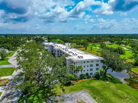 7461 W Country Club Drive N Sarasota FL 34243