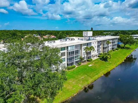 7461 W Country Club Drive N Sarasota FL 34243