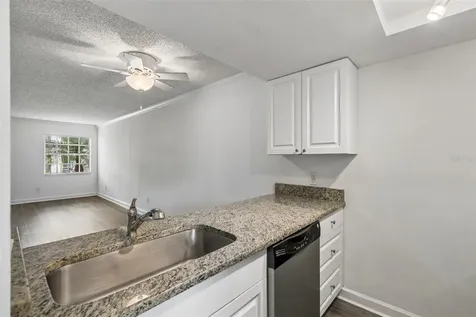 4813 Mcelroy Tampa FL 33611