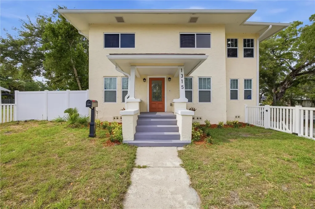 1315 22nd Avenue S St Petersburg FL 33705