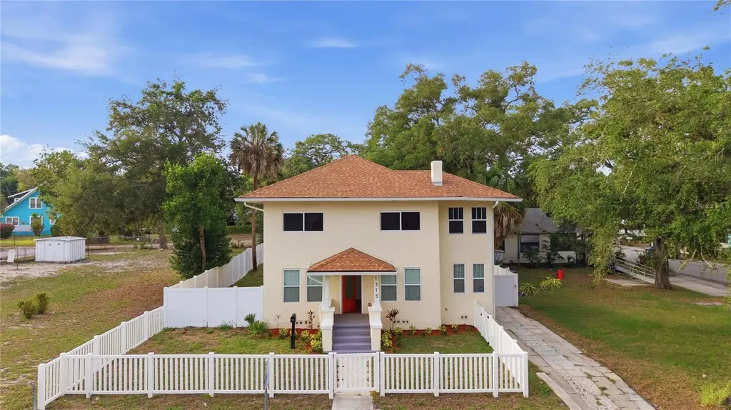 1315 22nd Avenue S St Petersburg FL 33705