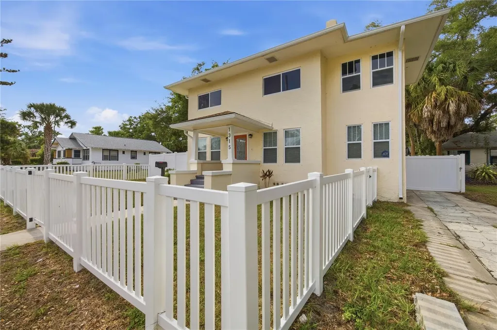 1315 22nd Avenue S St Petersburg FL 33705