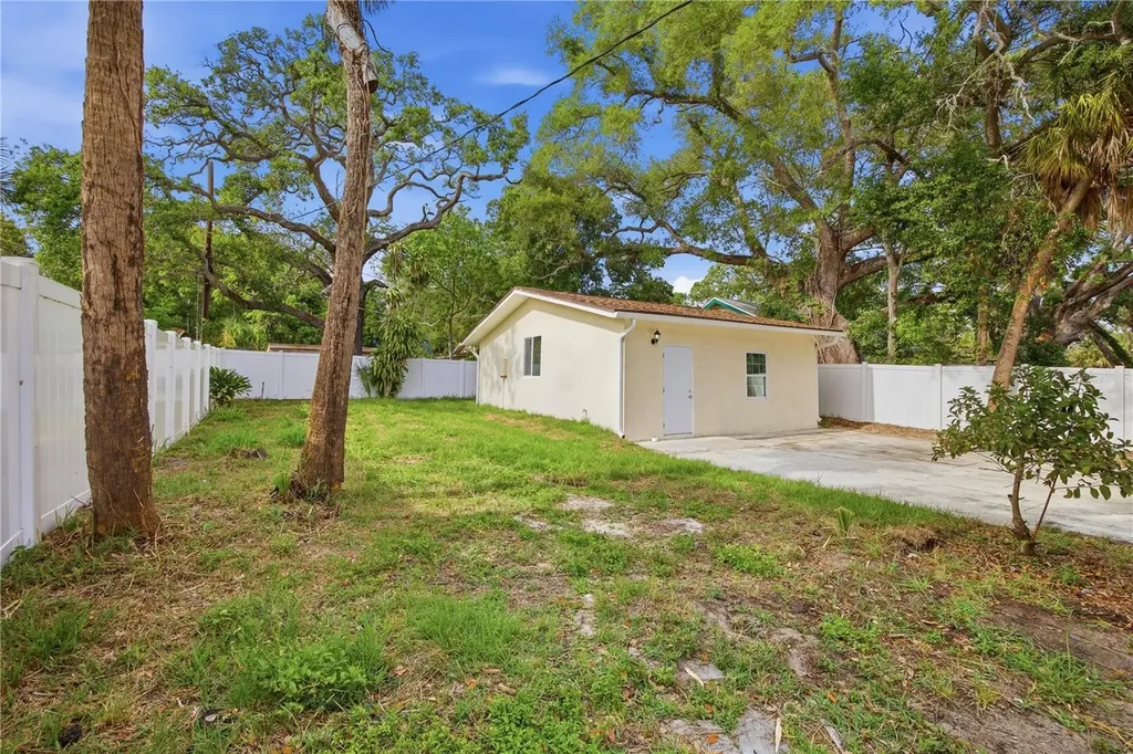 1315 22nd Avenue S St Petersburg FL 33705