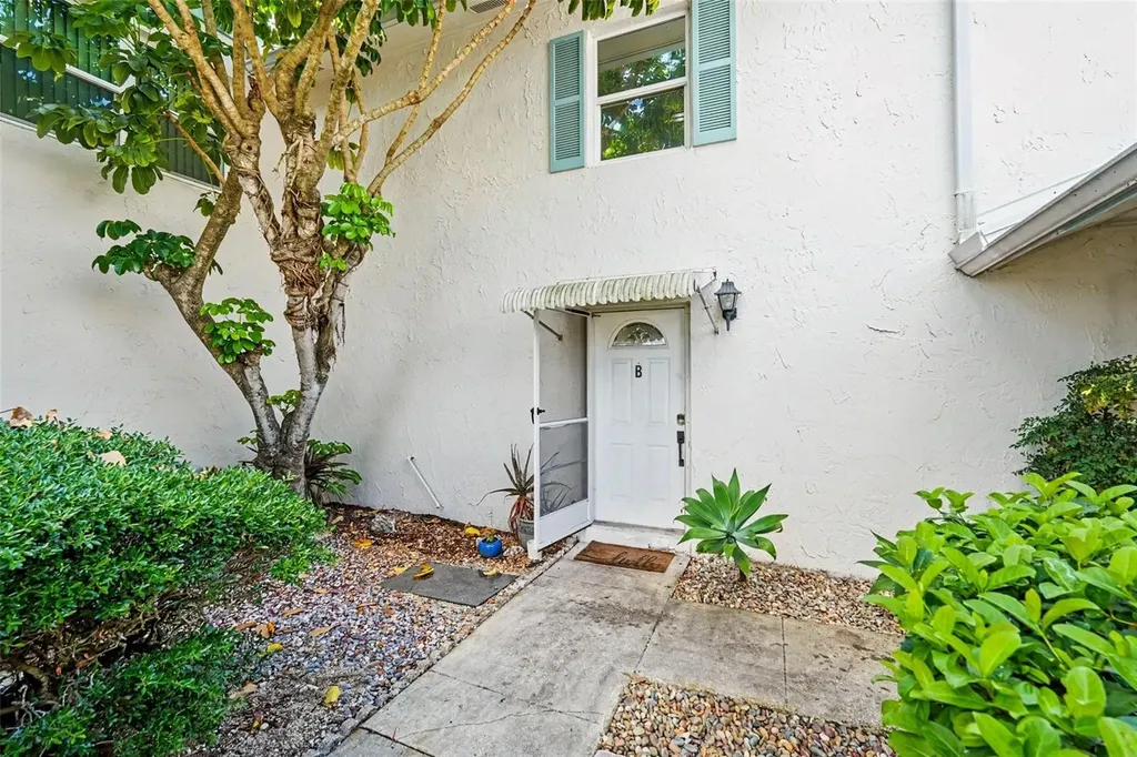 3267 39th Street S St Petersburg FL 33711