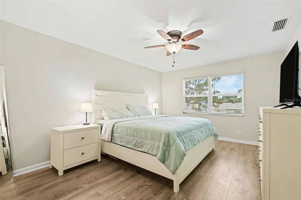 3267 39th Street S St Petersburg FL 33711