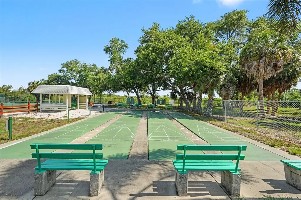 3267 39th Street S St Petersburg FL 33711