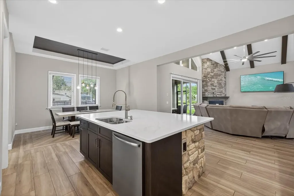 1208 Sunset Lane Lutz FL 33549