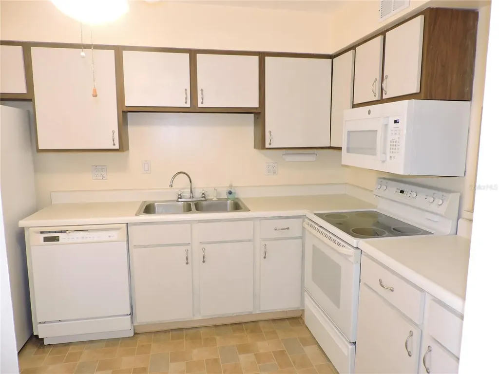 130 E Johnson Avenue Lake Wales FL 33853