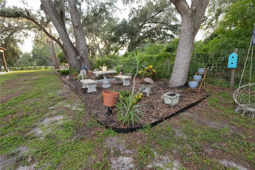 12523 Cr 721 Webster FL 33597