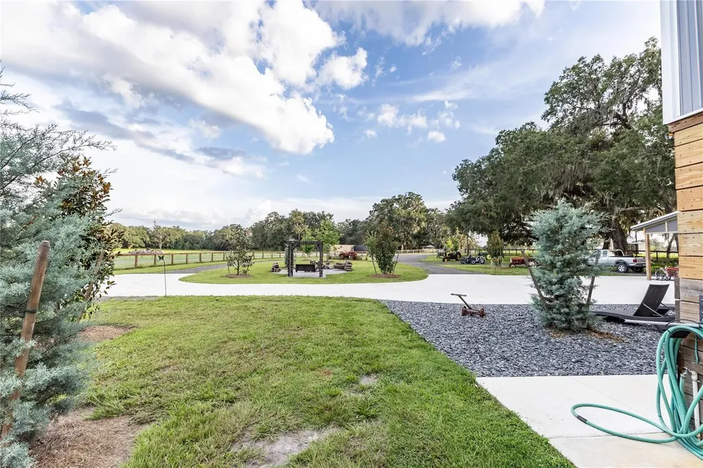 12523 Cr 721 Webster FL 33597
