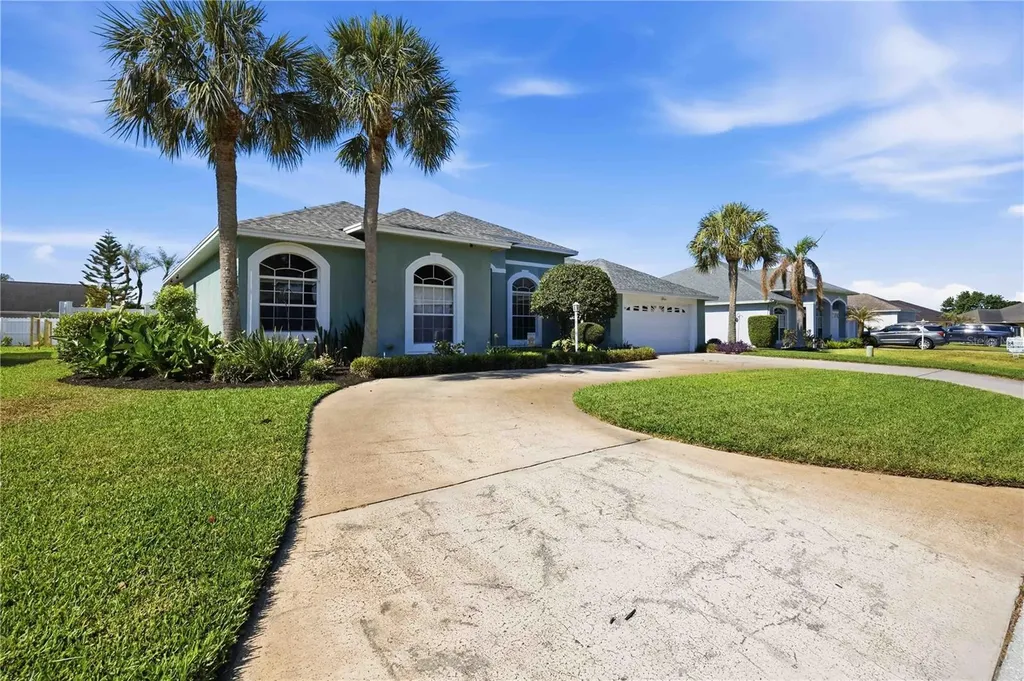 355 Ruby Lake Loop Winter Haven FL 33884