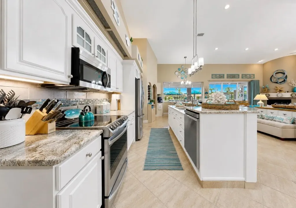 929 Allegro Lane Apollo Beach FL 33572